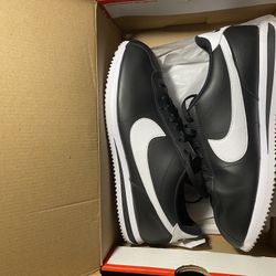 Black/White Nike Cortez (size 10.5 Men)