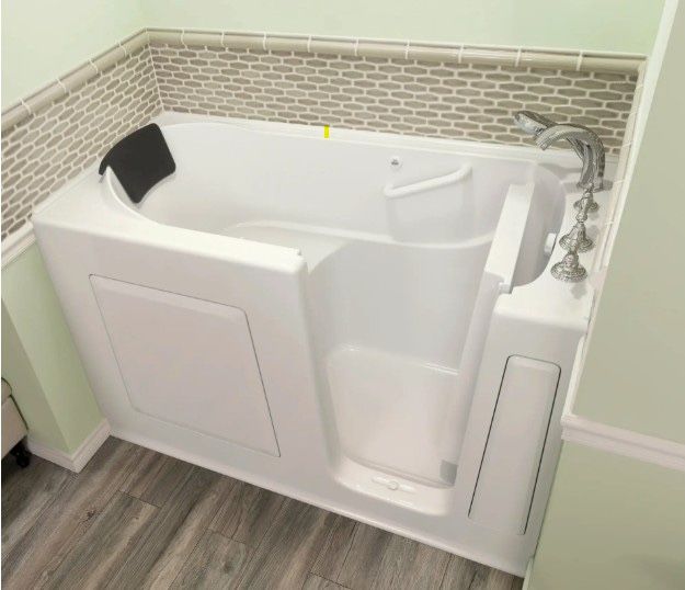 30x60 Walk-In Tub with Soaker System – Brand New