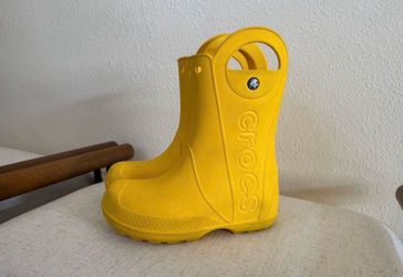 Crocs Kids Yellow Rain Boot size 2