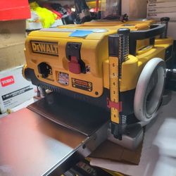 DEWALT CORDED 13"IN PLANER NEW 