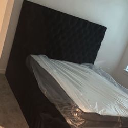 800 New Queen, Size Pillow Top Mattress, And Boxspring With Bed Frame 