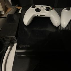 Xbox 1.  500gb   2 Xbox Series X Controllers Not Used Alot  