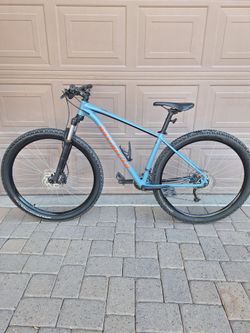 SPECIALIZED ROCKHOPPER SPORT 29 ER MOUNTAIN BIKE