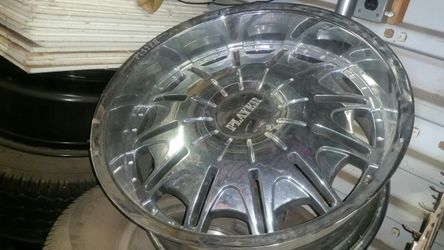 23 inch rims.