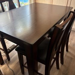 Beautiful Mor furniture Dark Brown Wooden Dining Table w/Bench