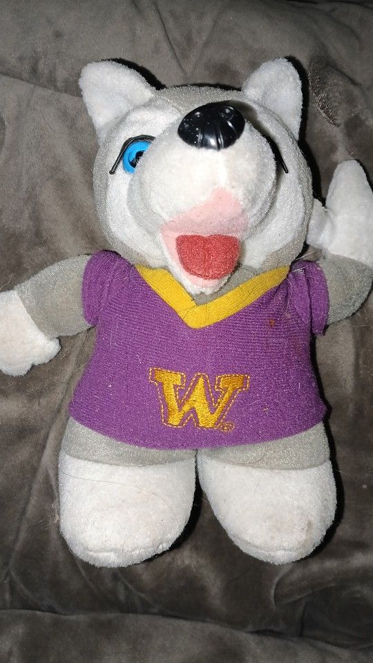 Team Huskies 8 " Stuffy $10