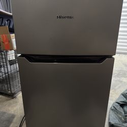 Hisense Mini Fridge w/ Freezer