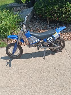 New batteries new charger Razor dirt bike for kids 4 years and up  new batteries new charger . 23mile and Card Macomb Township Michigan
