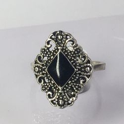 PRETTY SILVER TONE WOMENS  RING SIZE 6.5 ESTATE FIND JEWELRY VINTAGE TO FASHION  EXCELLENT CONDITION  