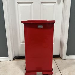 Rubbermaid Commercial Trash Can