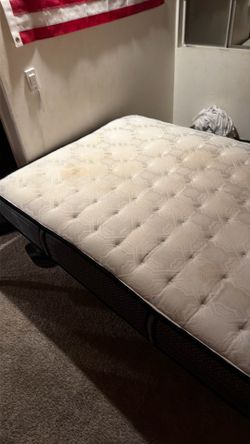 Full size mattress