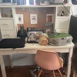 Girls test with pink chair