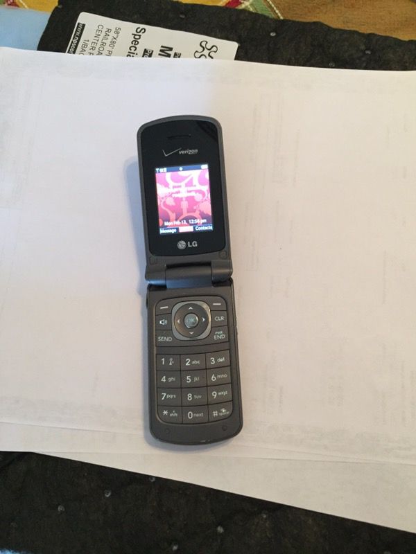 Like new LG flip phone for Sale in Tempe, AZ - OfferUp