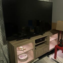 Smart TV + Tv Stand 
