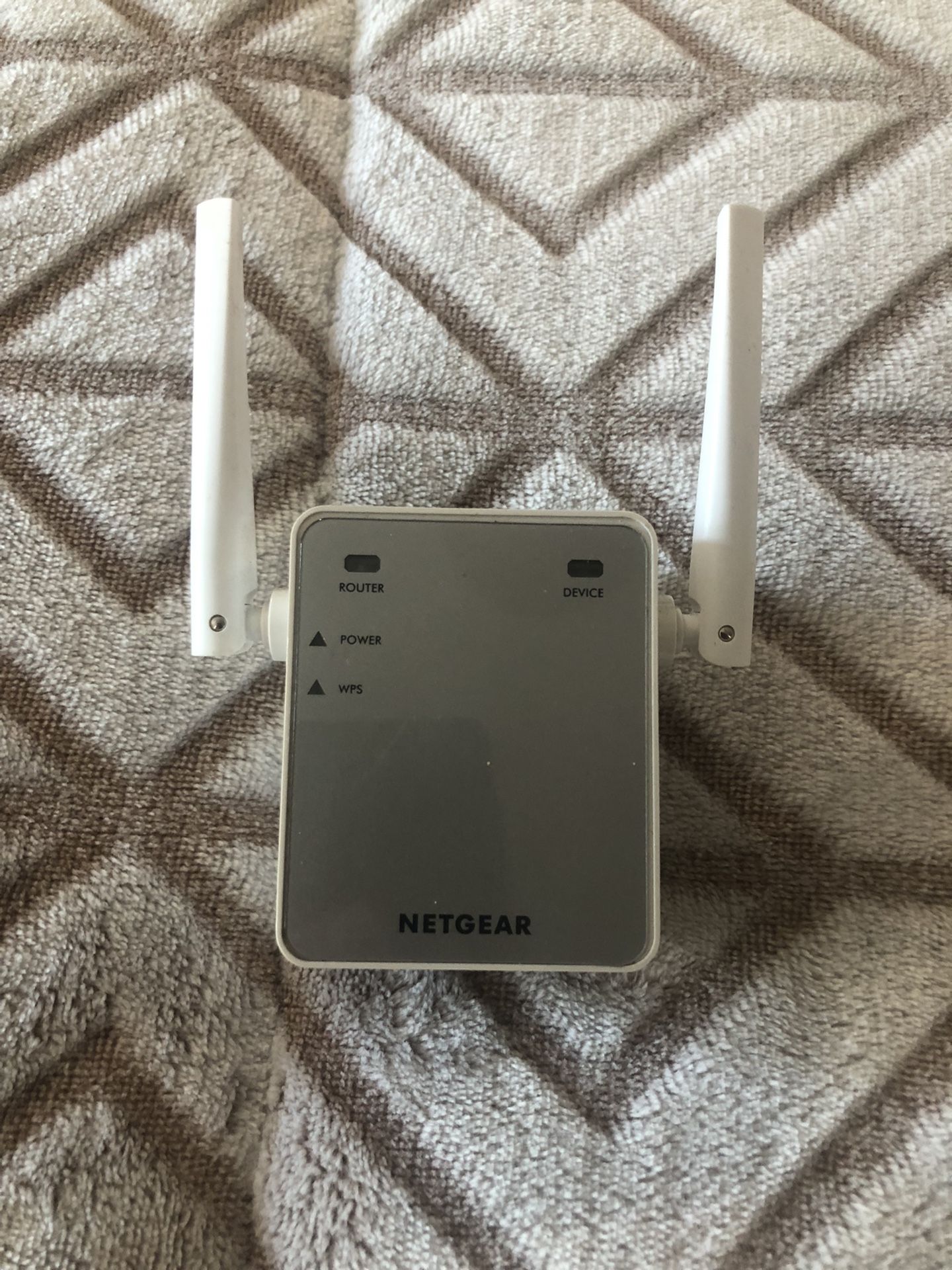 NETGEAR Wi-Fi Range Extender EX2700 