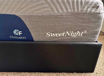 New Condition King Size CoolNest SweetNight Mattress