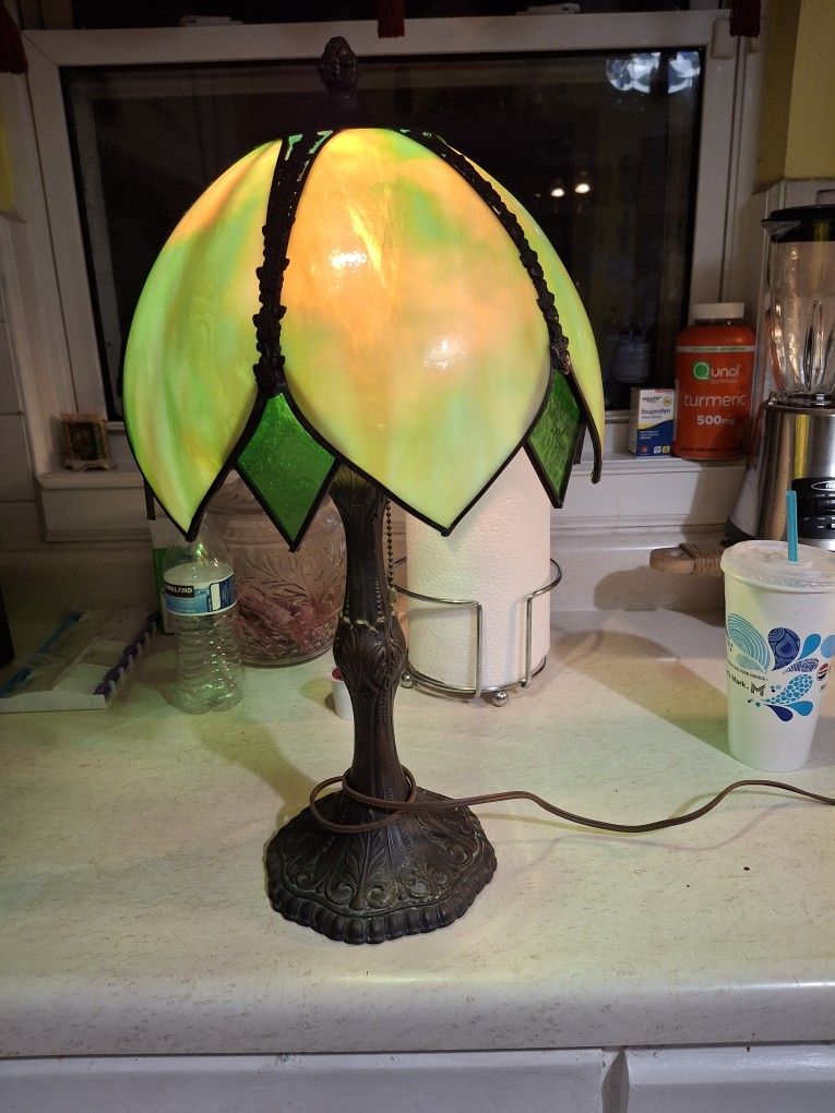 BEAUTIFUL VINTAGE SLAG SWIRLED MARBLEIZED TABLE LAMP GREAT CONDITION