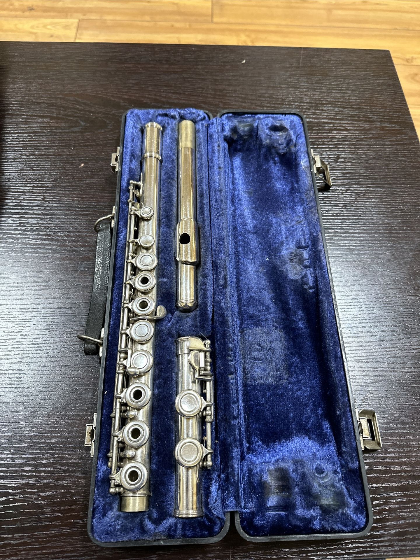 W.T. Armstrong Elkhart-Ind Flute Model 103 Silver Plate Open Hole Key Hard Case