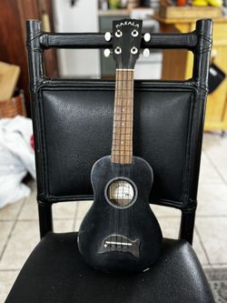 Makala Ukulele - Dolphin Black Sparkle