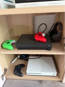 2 Xbox One Consoles, 3 Wireless Controllers, 1 Wireless Headphone