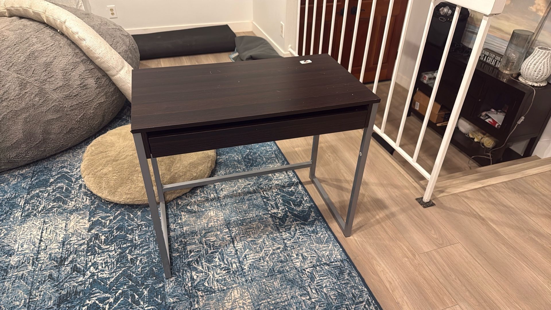 Desk - Freee