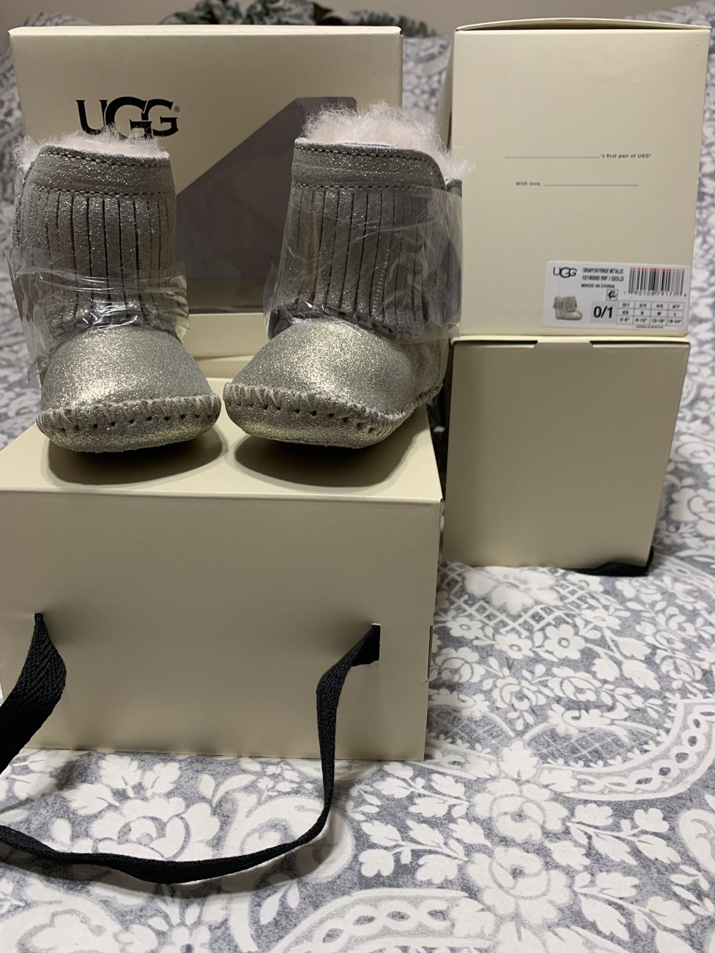 NIB BABY GIRL UGGS BRANYON FRINGE METALLIC GOLD SIZE 0/1