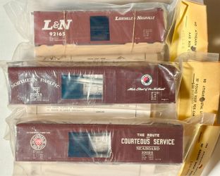 Vintage HO Train Kits