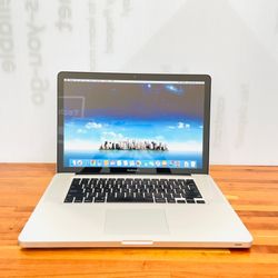 Apple MacBook Pro 15” 09 Dual Core 2.53Ghz 4GB Upgraded 250GB SSD!!