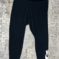 NIKE Women's Size 1X Tight Fit Pants AH2854-010  