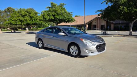 2013 Hyundai Sonata Hybrid