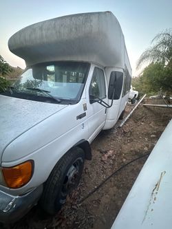 2006 Ford E-350 Shuttle Bus