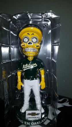 Oakland A's SGA Bobblehead Dia De Los Muertos Sugar Skull Athletics Hecho  Latin