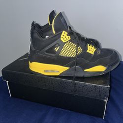Air Jordan 4 Thunder 
