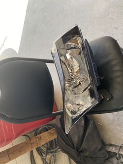 Passenger headlight for the 2012 - 2016 Chevy Cruz