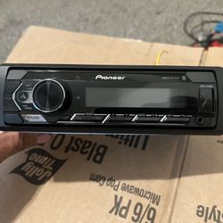 Pioneer Deck With (4) 6.5 Speakers 