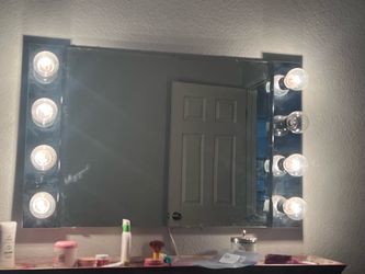 Hollywood Style makeup mirror