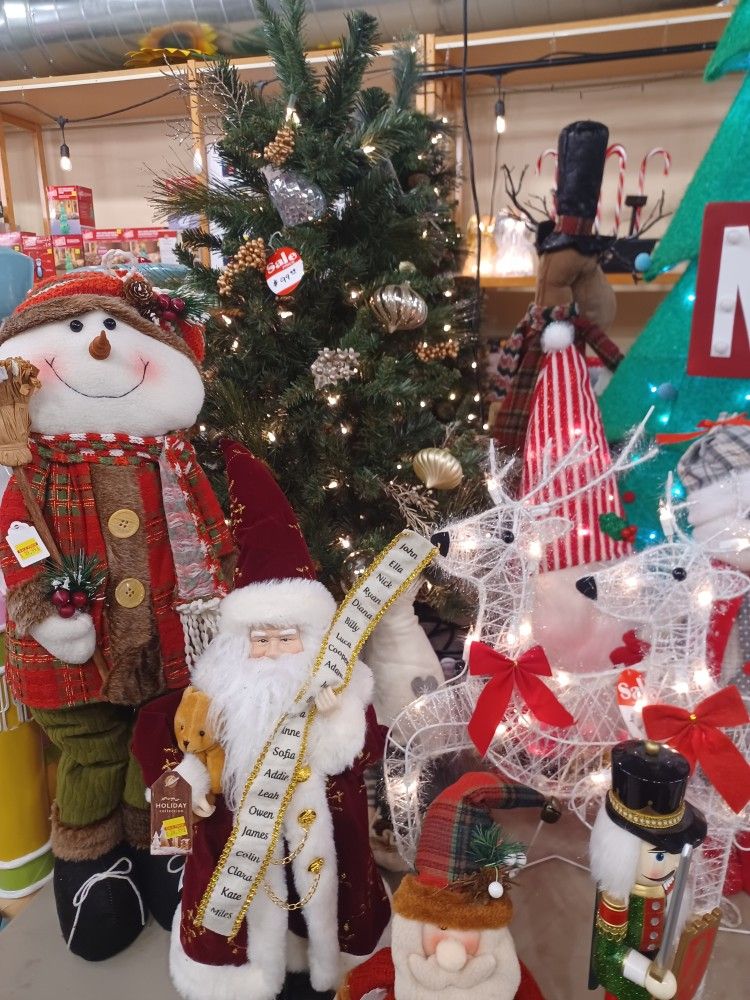 Hugs Selection Of New Christmas Decorations At Great Prices. Trees Light's Outdoor Inflatables And Tons More.