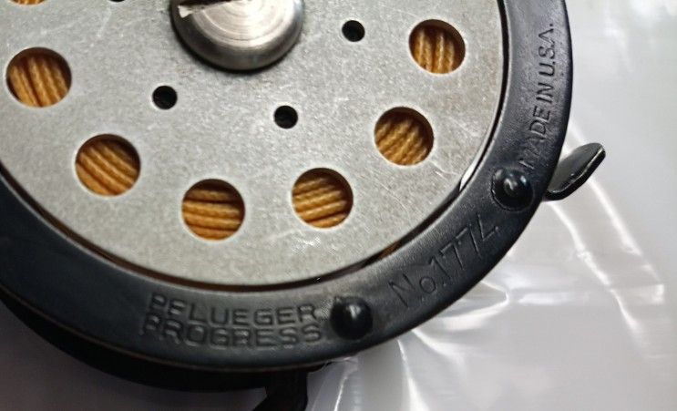 Vintage Pflueger Progress Fly Reel And 50 Dry Flies