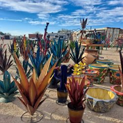 🔥NEW POTTERY 🔥Metal Yard Art 🌵Imports