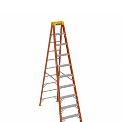 10’ Werner Fiberglass Ladder