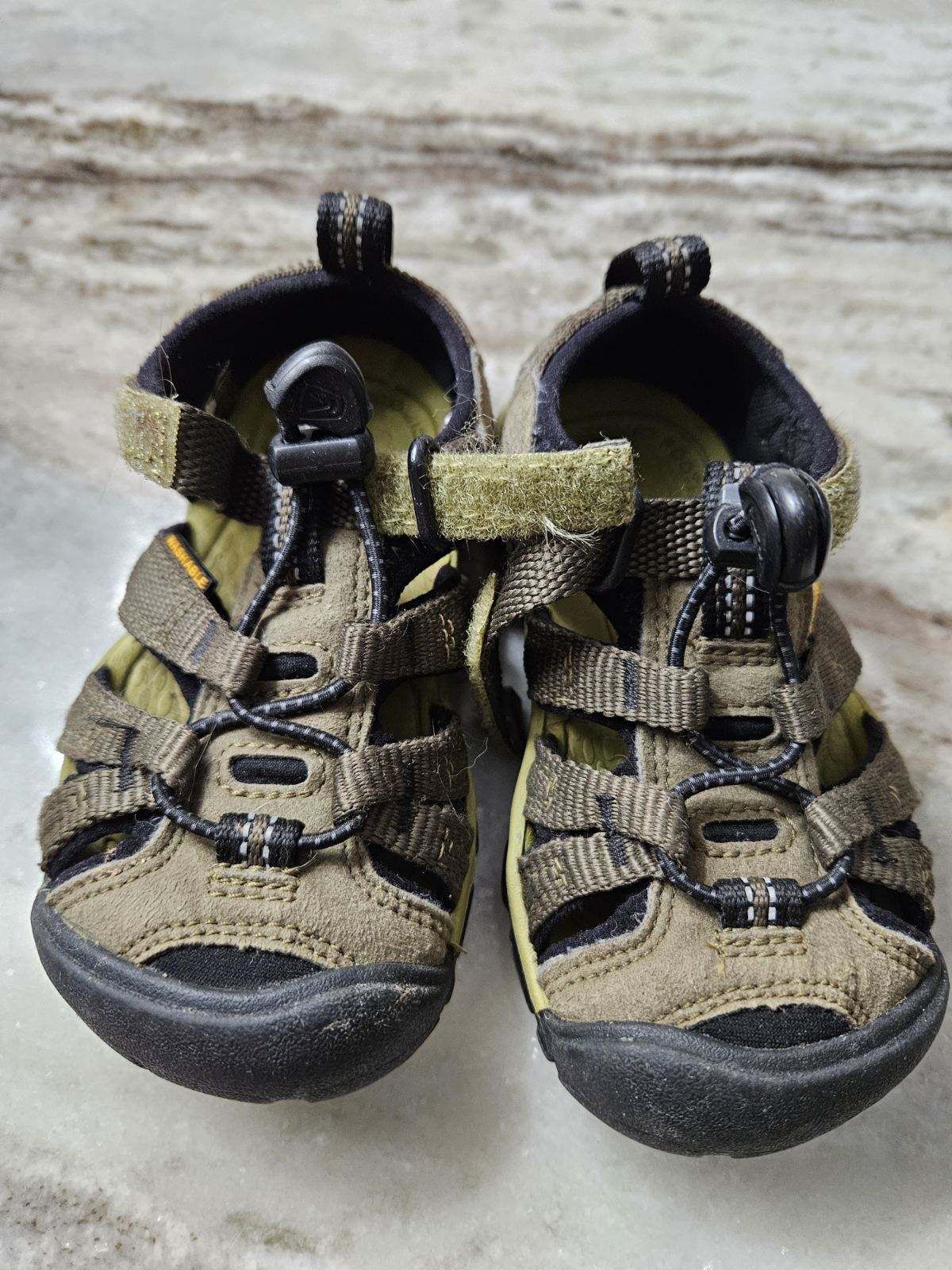 Keen Toddler sandals size 8