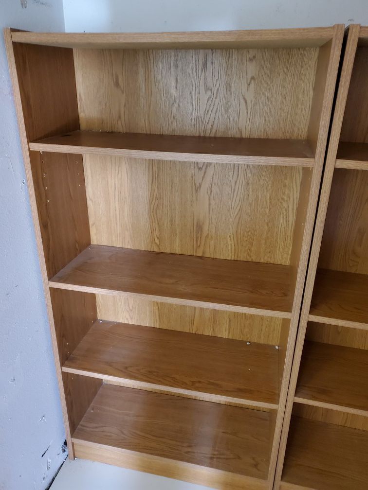 2 small bookshelves approx 4ft tall