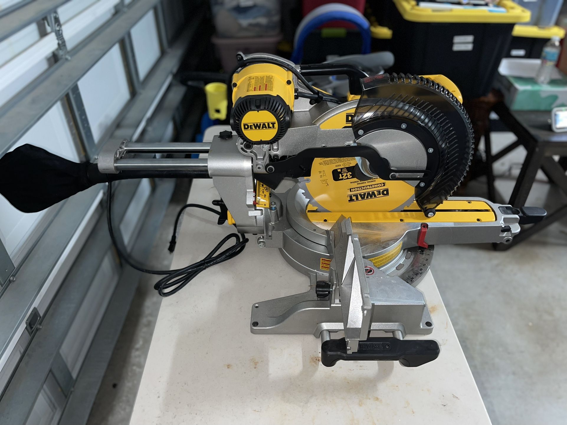 DEWALT 12-in 15-Amp Dual Bevel Sliding Compound Corded Miter Saw