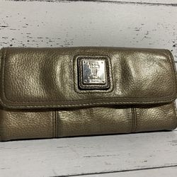 tignanello wallet card holder size 7.5”4”1”
