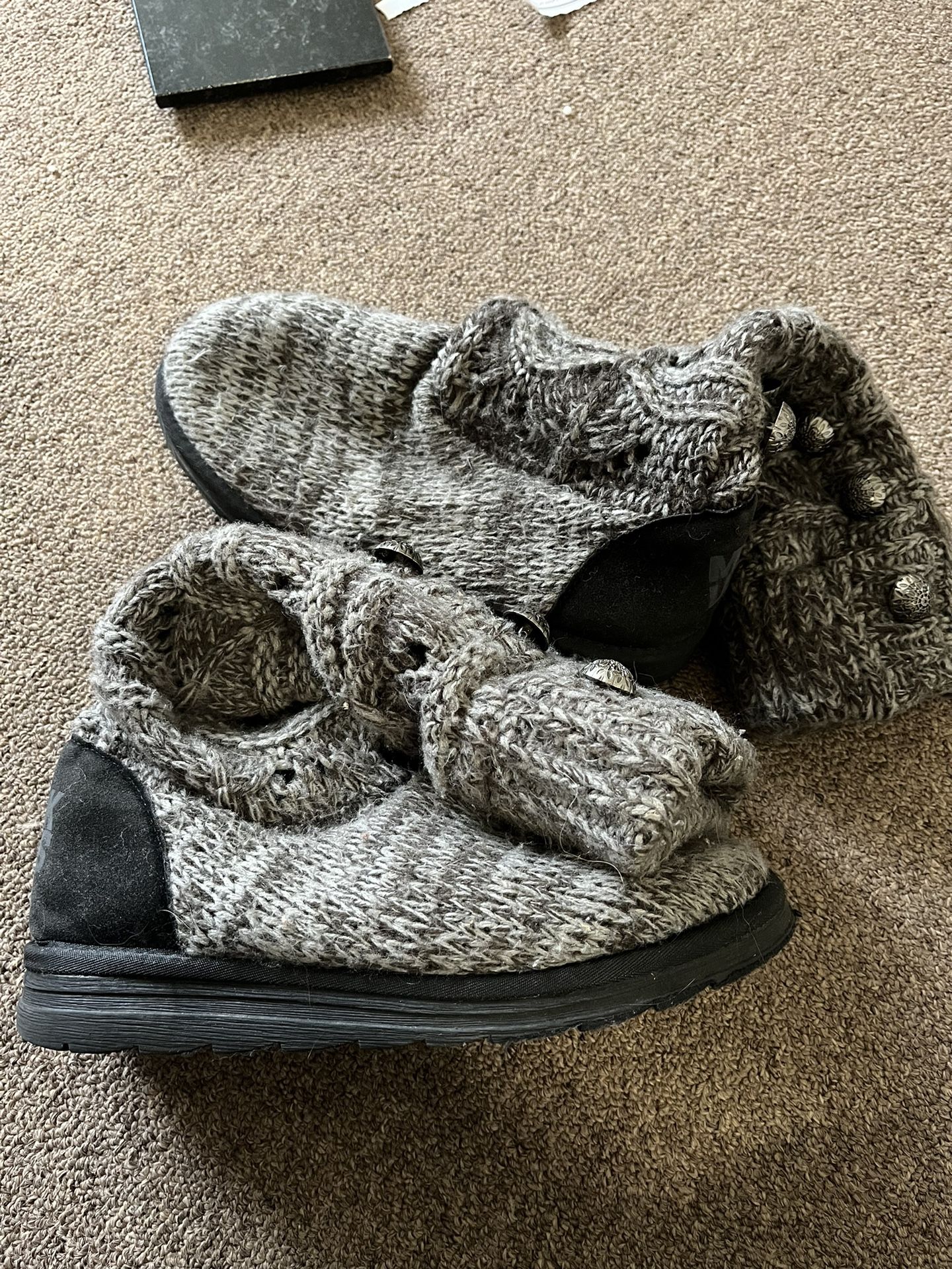 Women’s Muk Luks Sized 8