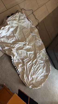 Mattress- single blowup/vacuum n traveling wagon