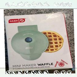 Compact Waffle Maker - Delicious Breakfast Treats Every Day image staff