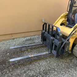 Skid Steer Rotating Pallet Forks 
