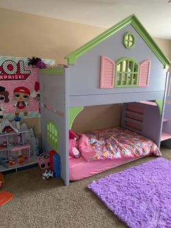 Doll house bunk bed