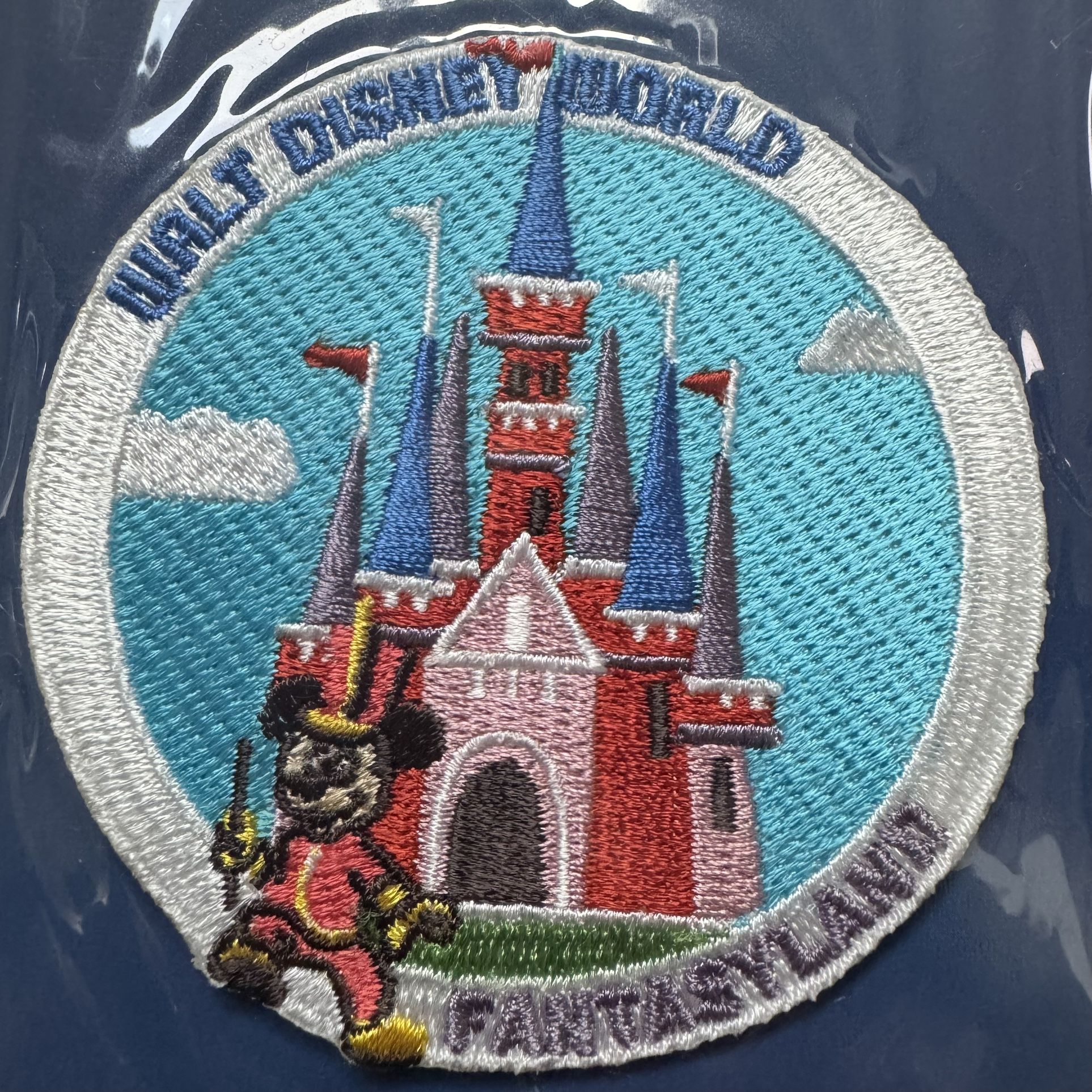 D23 EXCLUSIVE WALT DISNEY ARCHIVES COLLECTION DISNEY WORLD FANTASYLAND PATCH